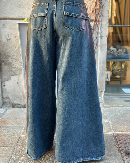 Jeans Dipinti a Mano – Capi Unici Made in Italy